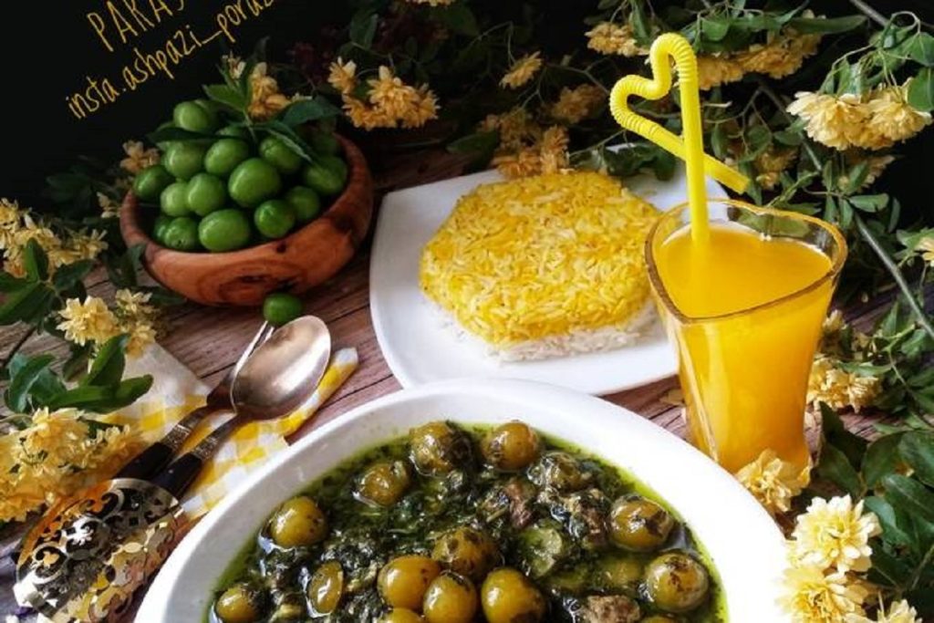 خورشت گوجه سبز