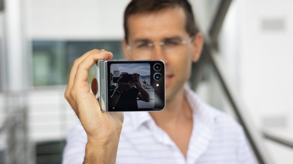 مزایا و معایب پرچمدار تاشو سامسونگ / گلکسی زد فلیپ ۶ بخریم یا نه؟