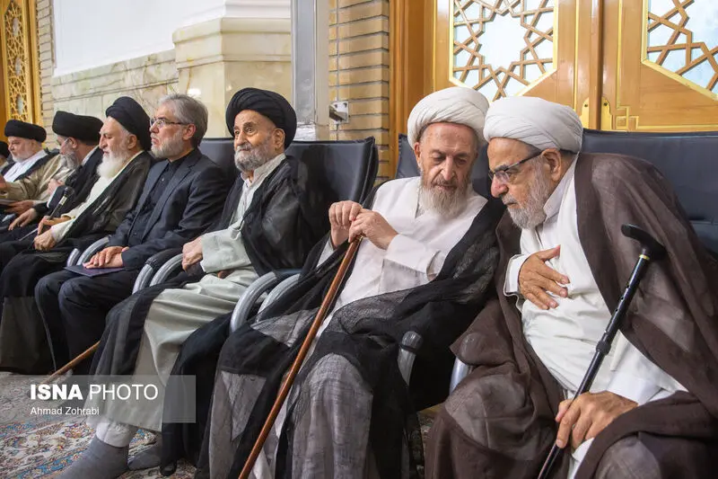 تصاویر: مراسم ترحیم آیت الله شبیری زنجانی در حرم حضرت فاطمه معصومه(س)