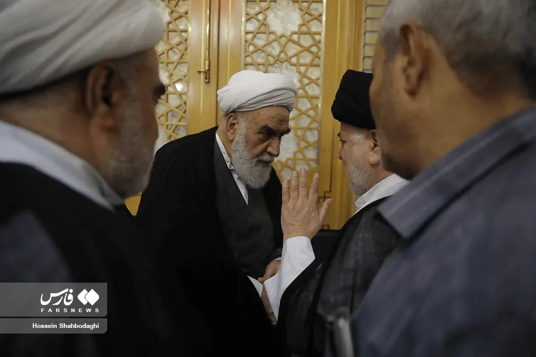 تصاویر: مراسم ترحیم آیت الله شبیری زنجانی در حرم حضرت فاطمه معصومه(س)