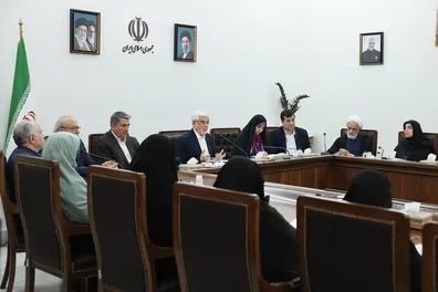 عارف: روشن است چه فرد و نهادی حرف آخر را در سیاست خارجی و جنگ میزند عارف-روشن-است-چه-فرد-و-نهادی-حرف-آخر-را-در-سیاست-خارجی-و-جنگ-می-زند