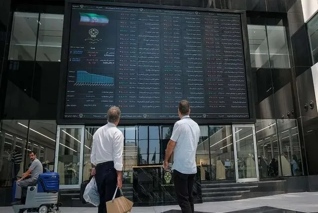 افت ۳۸ هزار واحدی شاخص کل بورس در پایان معاملات امروز