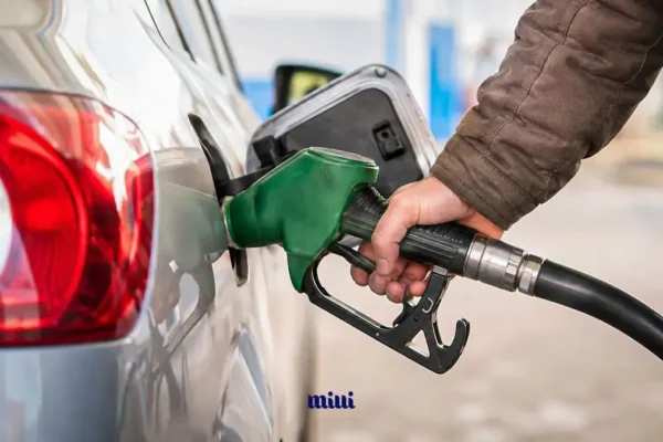 افزایش قیمت بنزین به ۱۰ هزار تومان از بامداد ۱۷ شهریور
