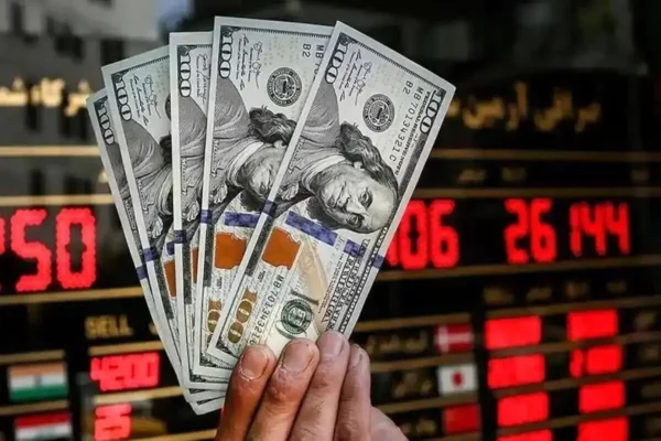 دروغ همتی قیمت دلار را به ۲۲۰ هزار تومان رساند