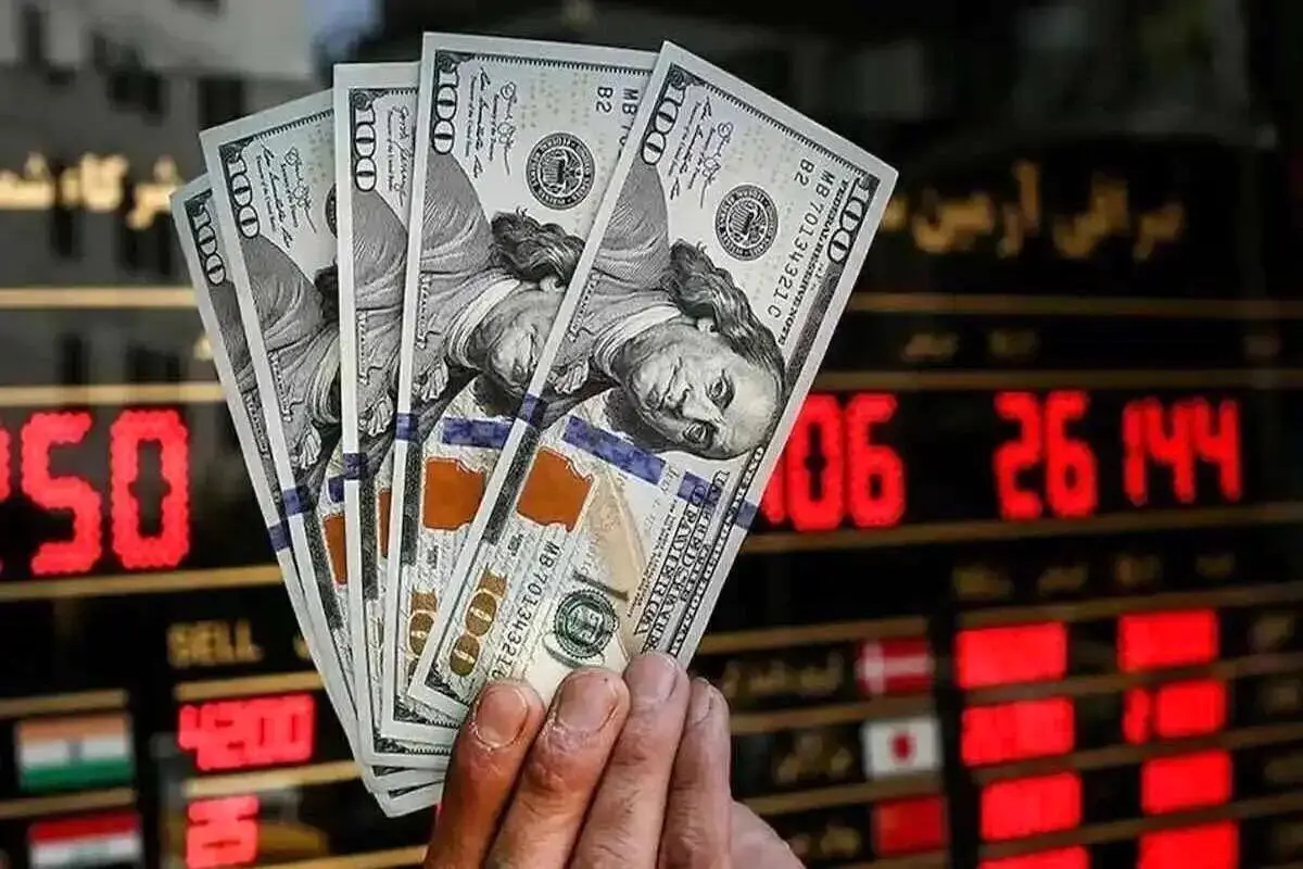 دروغ همتی قیمت دلار را به ۲۲۰ هزار تومان رساند