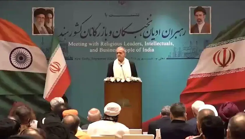 رئیس جمهور آمریکا حق فرمانروایی بر جهان را ندارد