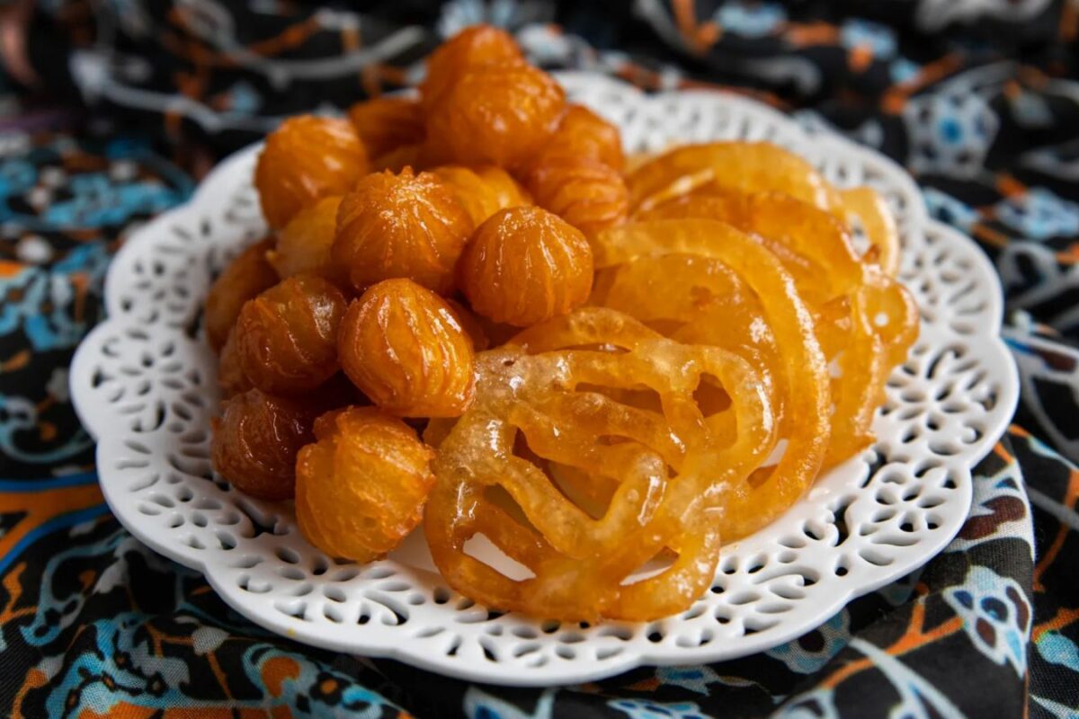 زولبیا و بامیه راز تهیه این شیرینی های خوش عطر در خانه
