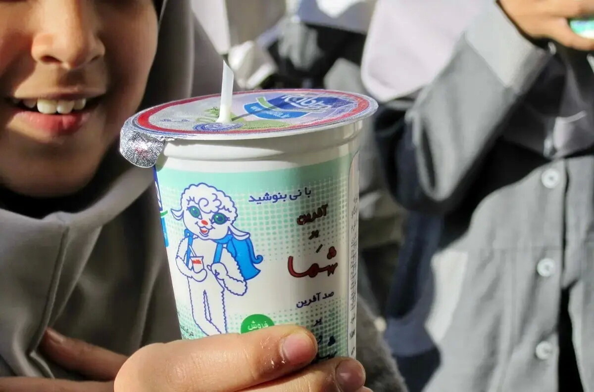 چالش های توزیع شیر مدارس ۱۵ همت اعتبار اما قراردادها هنوز بسته نشده اند