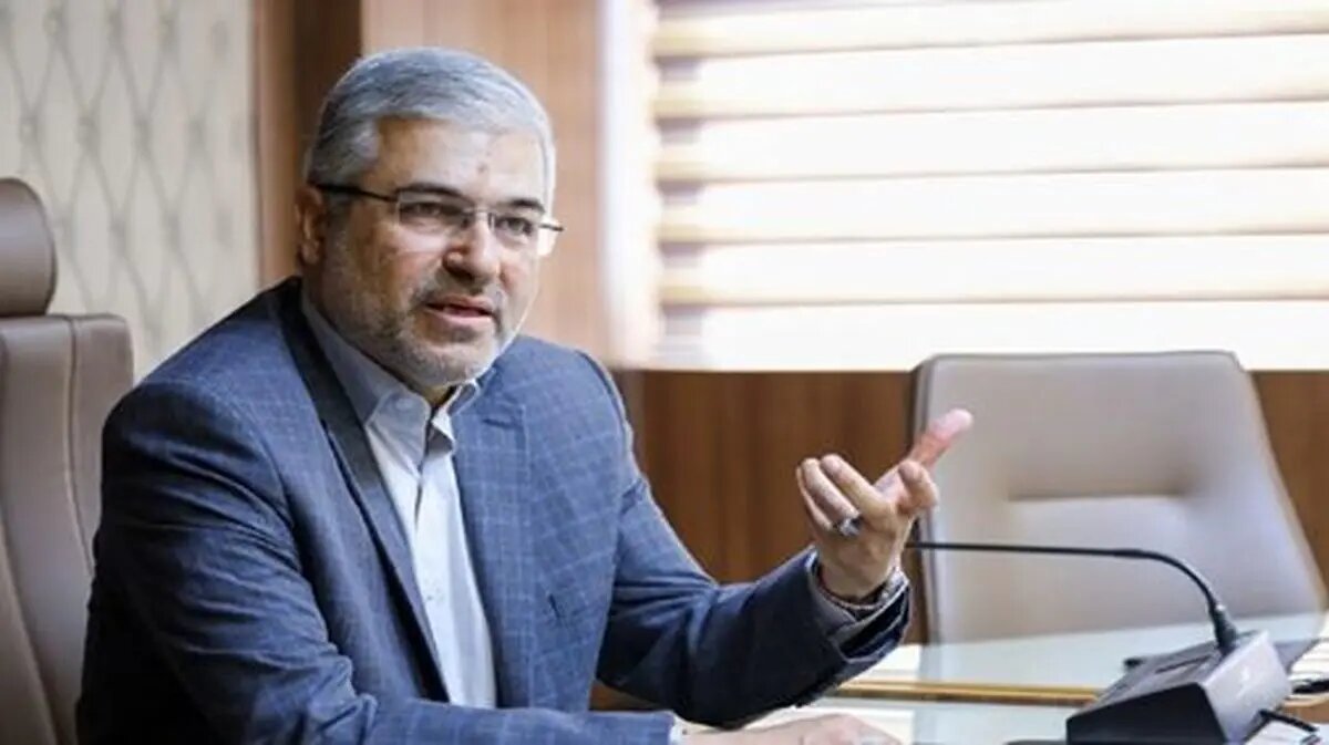 انتقاد تند نماینده مجلس از وزیر اقتصاد ارزپاشی بی سابقه و نگرانی از جیب پرکنی عده ای خاص