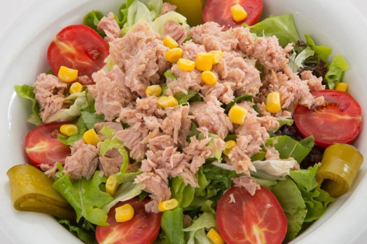 سالاد تن ماهی یک شام خوشمزه در ۱۰ دقیقه